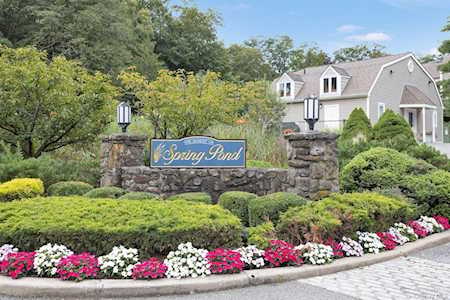 12 Spring Pond Dr Ossining, NY 10562