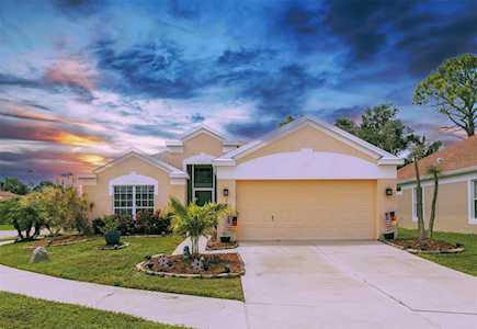 229 Fareham Dr Venice, FL 34293