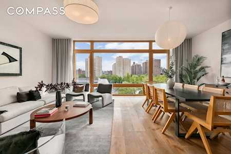 298 E 2nd St #4 New York, NY 10009