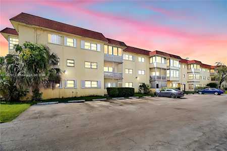4043 NW 16th St #111 Lauderhill, FL 33313