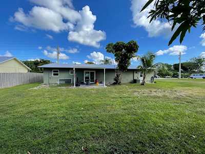 726 SW Lakehurst Drive Port St Lucie, FL 34983
