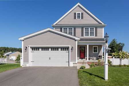 210 Black Birch Dr Wrentham, MA 02093