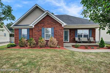 952 Tecumseh Dr Shepherdsville, KY 40165