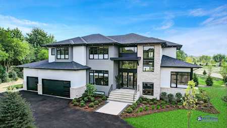 25 Rolling Hills Dr Barrington Hills, IL 60010