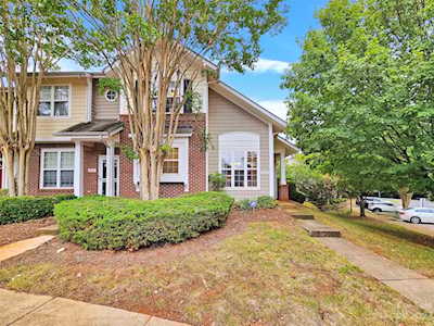 8410 Chaceview Ct Charlotte, NC 28269