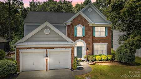 6836 Braddock Ln Charlotte, NC 28277