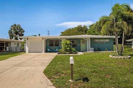 2716 26th Avenue Dr W Bradenton, FL 34205
