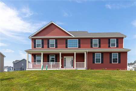 83 Stratford Dr Poughkeepsie, NY 12603