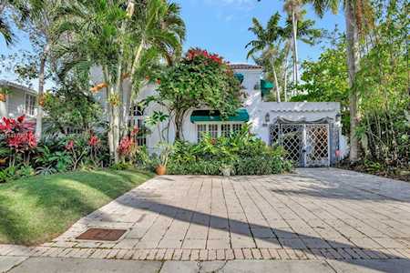 1826 S Fairhaven Pl Miami, FL 33133