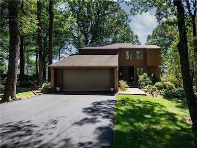 5218 Foxcroft Dr Schnecksville, PA 18078