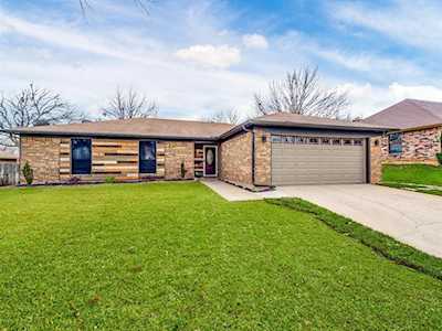 205 Springhill Drive Hurst, TX 76054