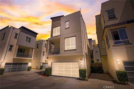2138 Bella Ct Costa Mesa, CA 92627