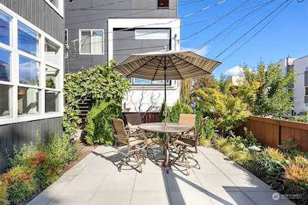 2444 NW 60th St Seattle, WA 98107