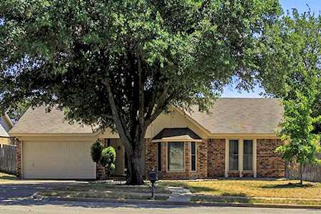9963 Haywood Court Benbrook, TX 76126