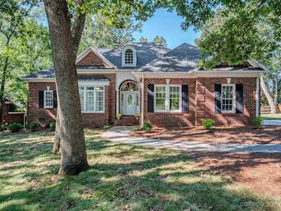 113 Eaglecrest Dr Matthews, NC 28104