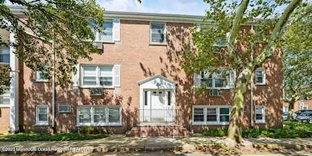 36 Arlington Ct Ocean Grove, NJ 07756