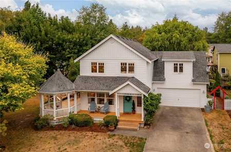 772 Moji Ln NW Bainbridge Island, WA 98110
