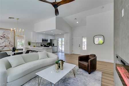 2421 Desert Butte Dr Las Vegas, NV 89134