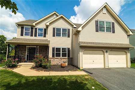 23 Millbrook Ct Easton, PA 18045