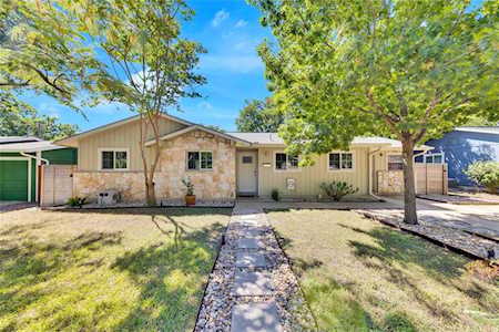 8016 Rockwood LN Austin, TX 78757
