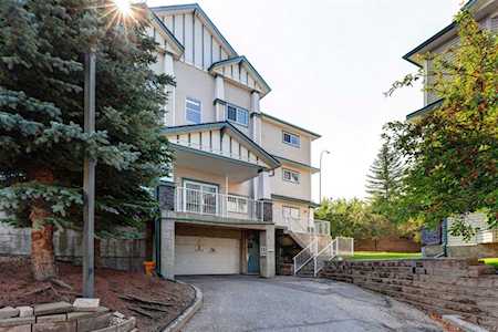 15 Somervale View SW #102 Calgary, AB T2Y 4A9