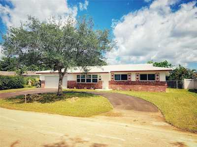7603 NW 41st St Coral Springs, FL 33065