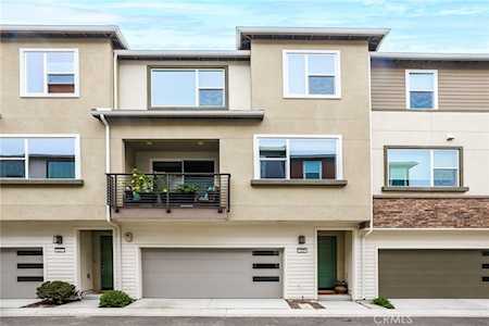 235 Carmona Lake Forest, CA 92630