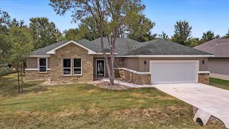 116 Mokulua LN Bastrop, TX 78602
