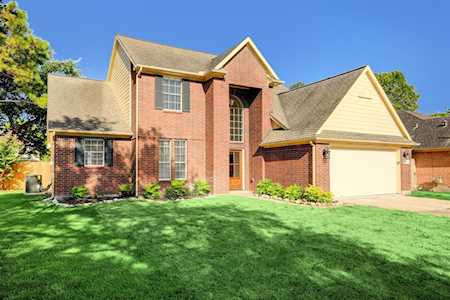 204 Carmichael Ct League City, TX 77573