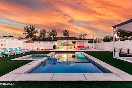 2204 E Devonshire Ave Phoenix, AZ 85016