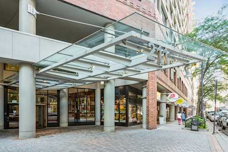 211 E Ohio St #917 Chicago, IL 60611