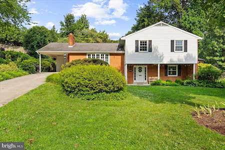 6702 Deland Ct Springfield, VA 22152
