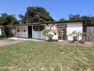 907 Derbyshire Road Daytona Beach, FL 32117