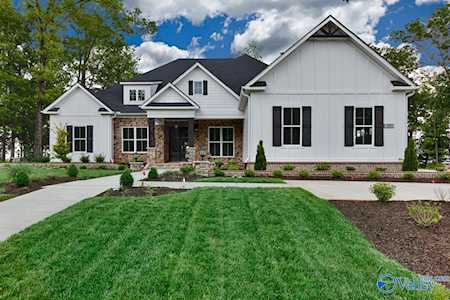35 Ridge Bluff Circle Huntsville, AL 35803