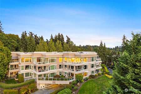 10055 Meydenbauer Way SE #16 Bellevue, WA 98004