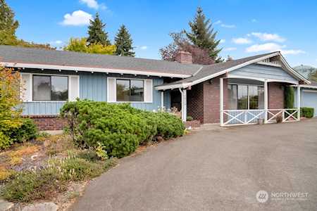 1810 123rd Ave SE Bellevue, WA 98005
