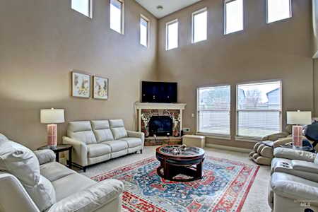 3075 E Deerhill Dr Meridian, ID 83642