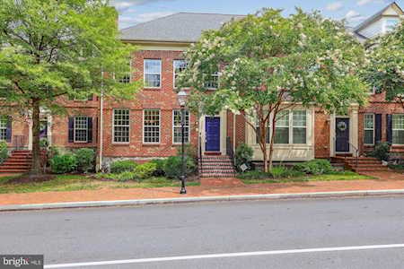 000 Confidential Ave. Fairfax, VA 22030