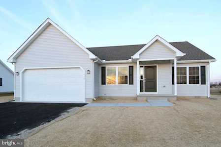 611 Elkins St Harrington, DE 19952