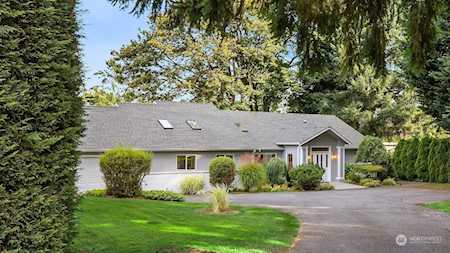 11302 E Riverside Dr Bothell, WA 98011
