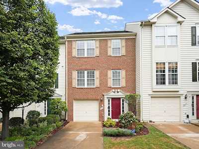 8034 Horseshoe Cottage Circle Lorton, VA 22079