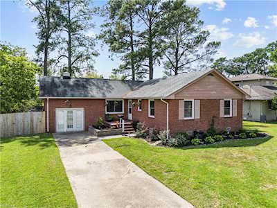 421 W Gilbert St Hampton, VA 23669