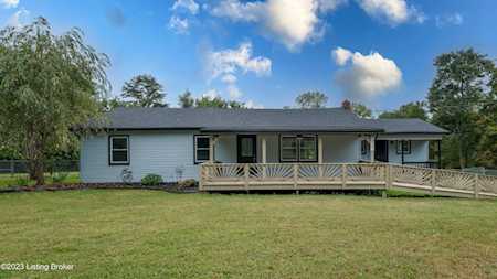 255 E Indian Stone Rd Shepherdsville, KY 40165