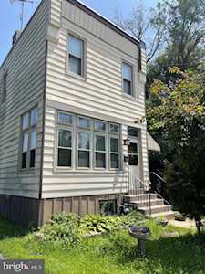 325 Jansen Ave Essington, PA 19029