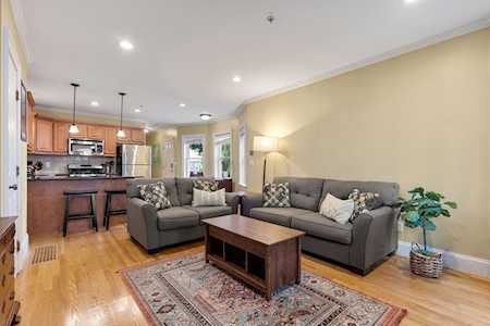 19 Robbins St #1-1 Waltham, MA 02453