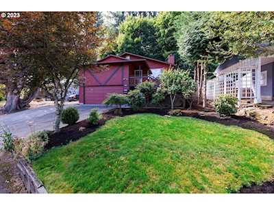 3128 SW Spring Garden ST Portland, OR 97219