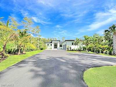 5051 Coral Wood Dr Naples, FL 34119