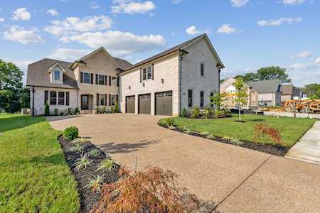 1132 Willow Springs Dr Lebanon, TN 37087