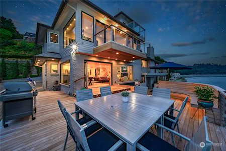 12550 Shorewood Ln SW Burien, WA 98146