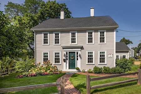 473 Main Street Amesbury, MA 01913